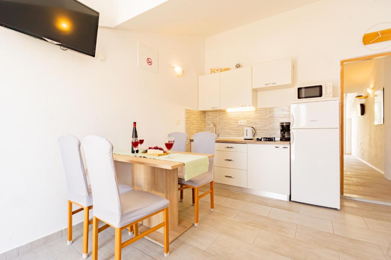 Magdalena With Mountain And Seaview Apartment Metajna Room photo