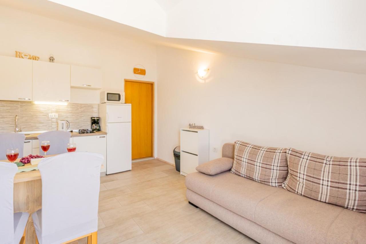 Magdalena With Mountain And Seaview Apartment Metajna Room photo